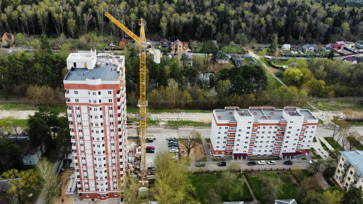 04.05.21 ЖК Старый город, вид на лес и пруды