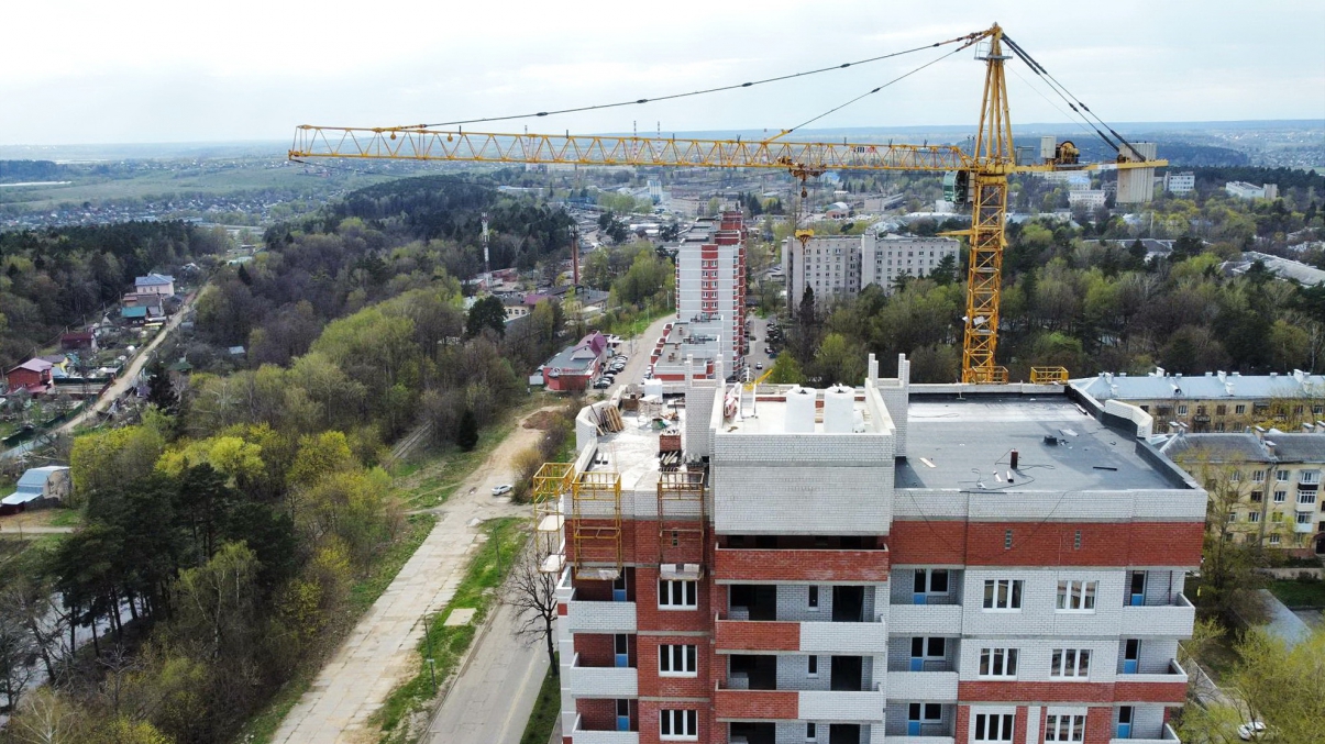 04.05.21 Ход строительства: завершение кирпичной кладки.